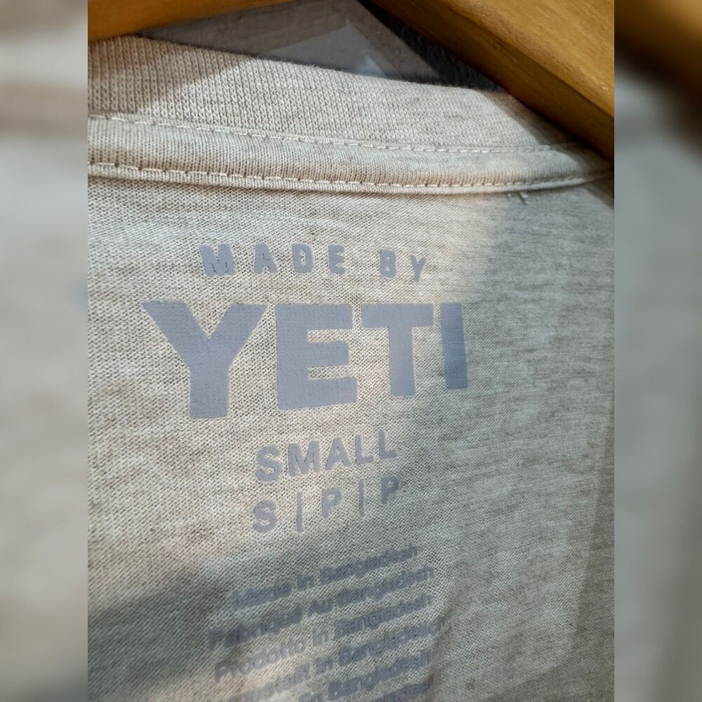 Men's Cream YETI "A Bit Broncy" S/S Tee Size S - Picture 5 of 7